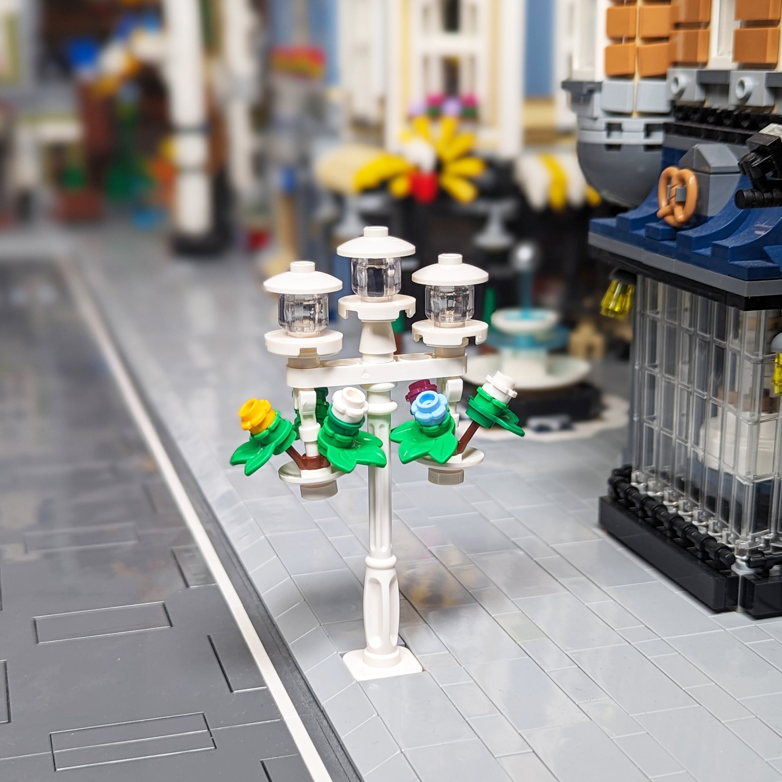 White City Lamppost with Two Hanging Flower Baskets Build Kit - StudBee