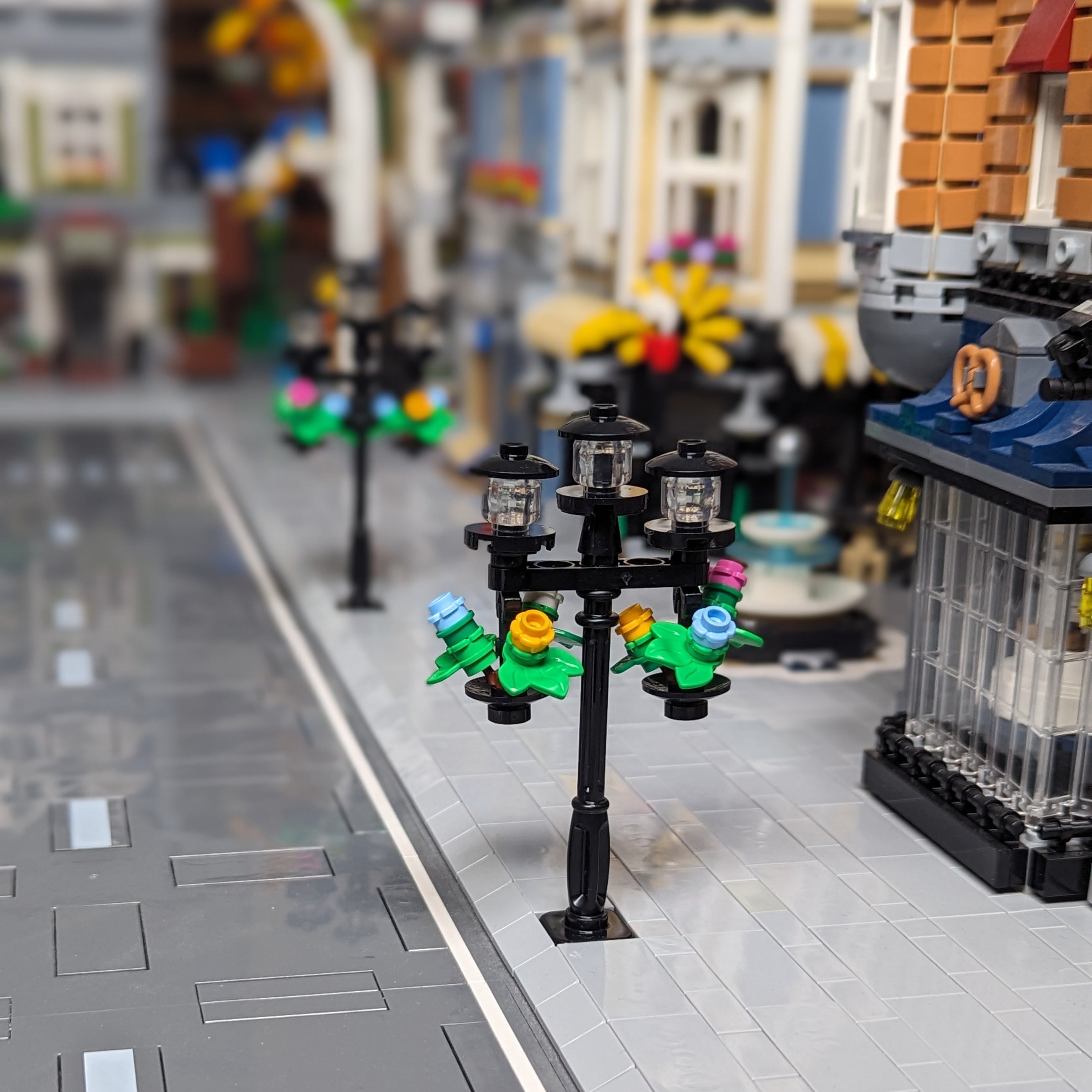 Black City Lamppost with Two Hanging Flower Baskets Build Kit - StudBee