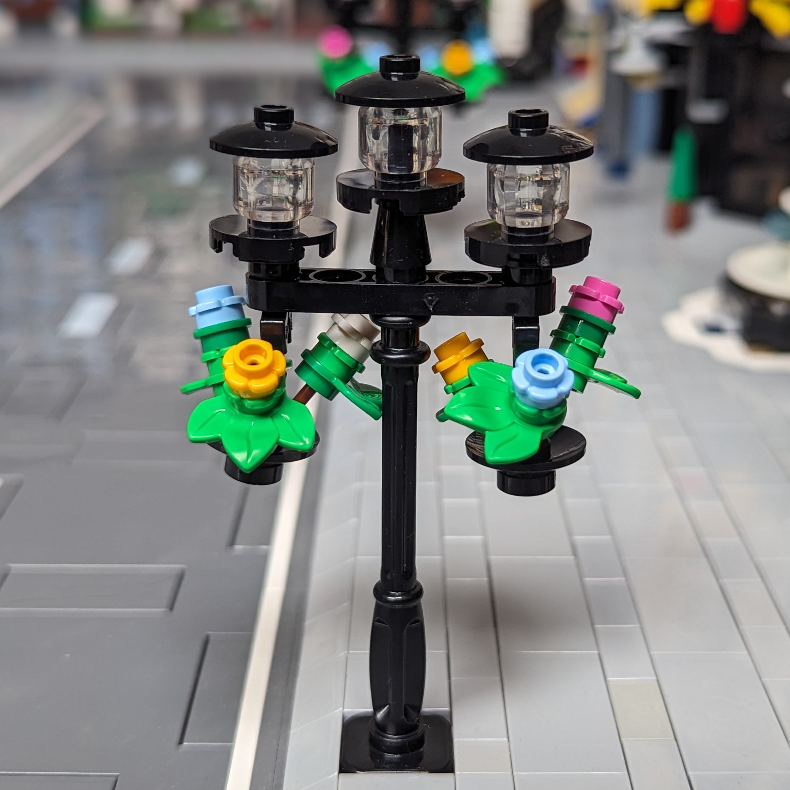 Black City Lamppost with Two Hanging Flower Baskets Build Kit - StudBee