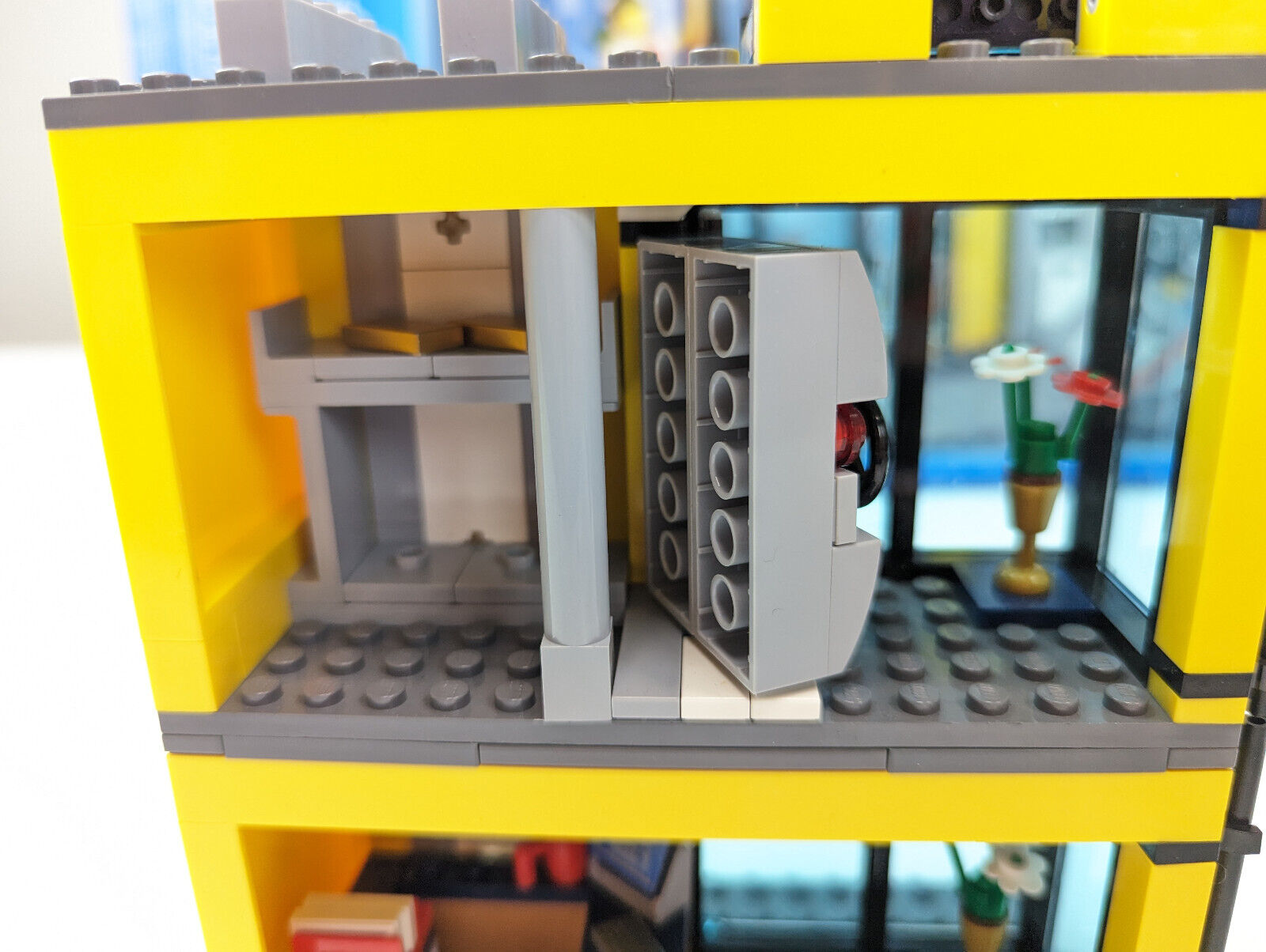 Lego City Police Set 3661 Bank & Money Transfer w/ Box & Manual - 100% Complete!