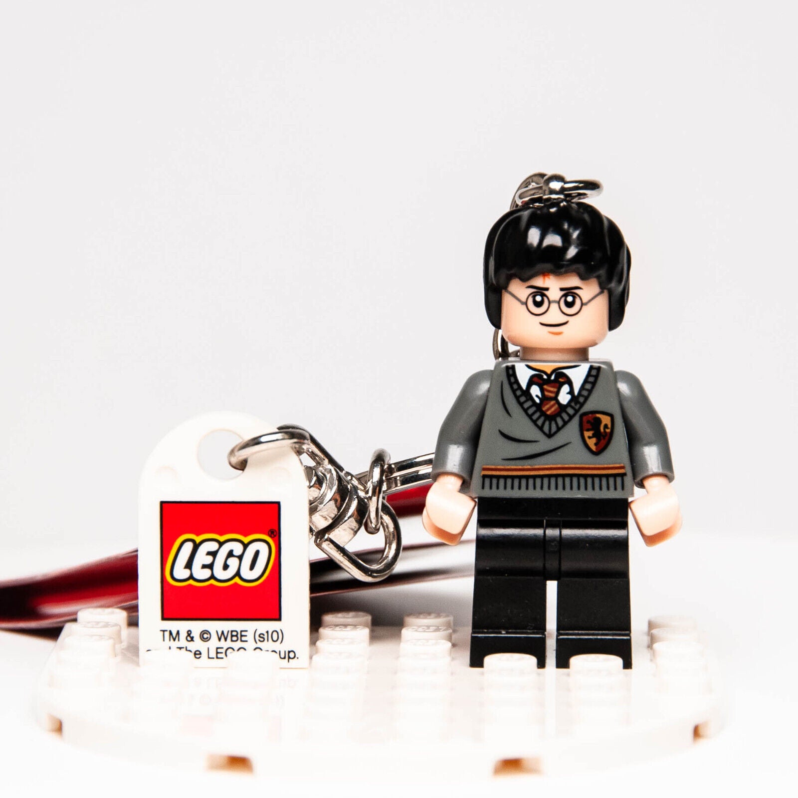 NEW Lego Minifigure Key Chain - Harry Potter Gryffindor Crest - 852954