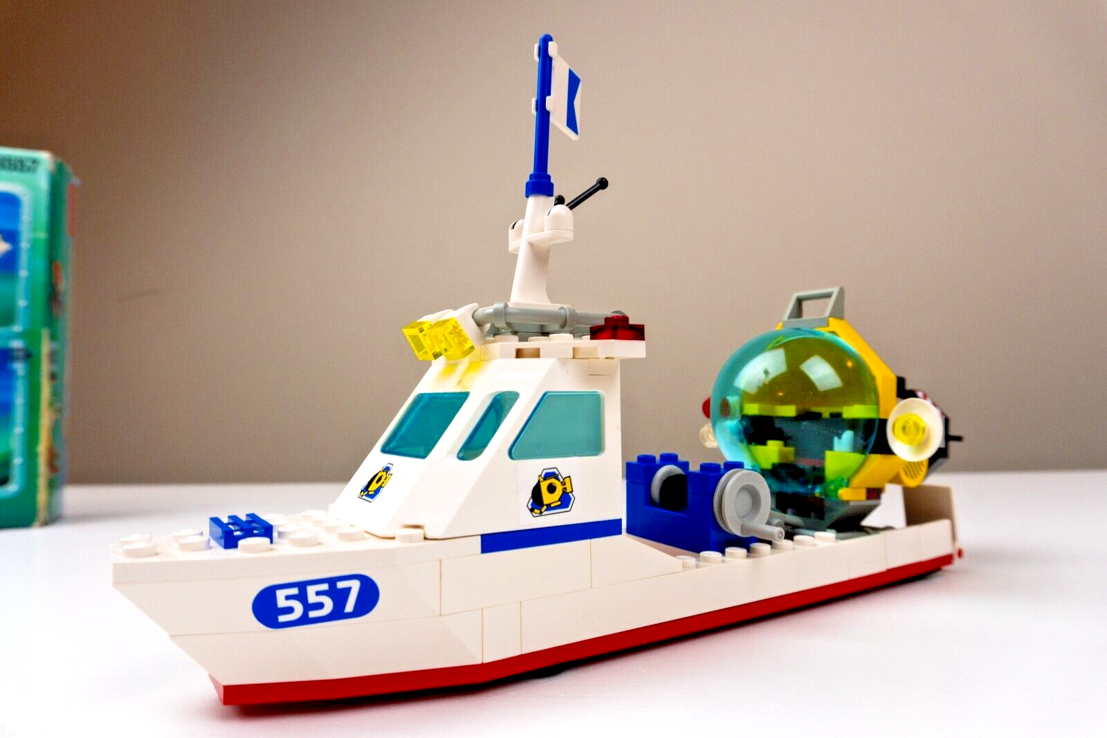 LEGO TOWN DIVERS: Ocean Treasure Hunters 6557 - Complete with Box & Manual - StudBee