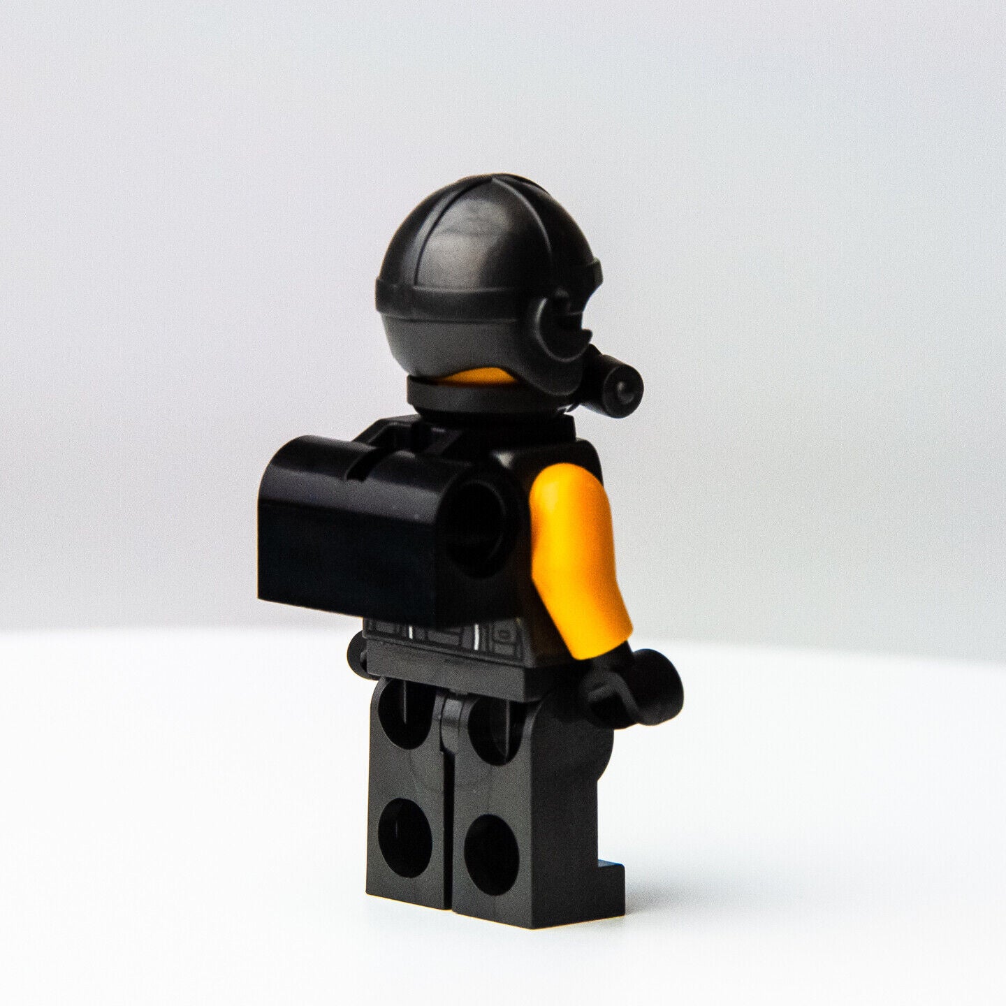 NEW AIM Agent - Backpack - 76164 (sh669) LEGO Minifigure - StudBee