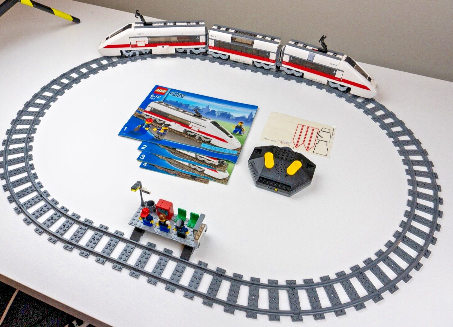 LEGO CITY RC: Passenger Train 7897 - Confirmed Complete & Working - StudBee