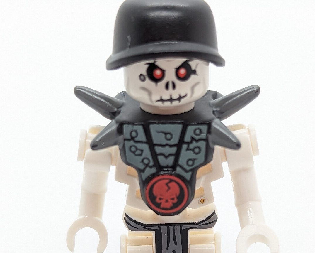 LEGO Ninjago Golden Weapons: Chopov with Helmet (njo005) 2259 Skull Motorbike