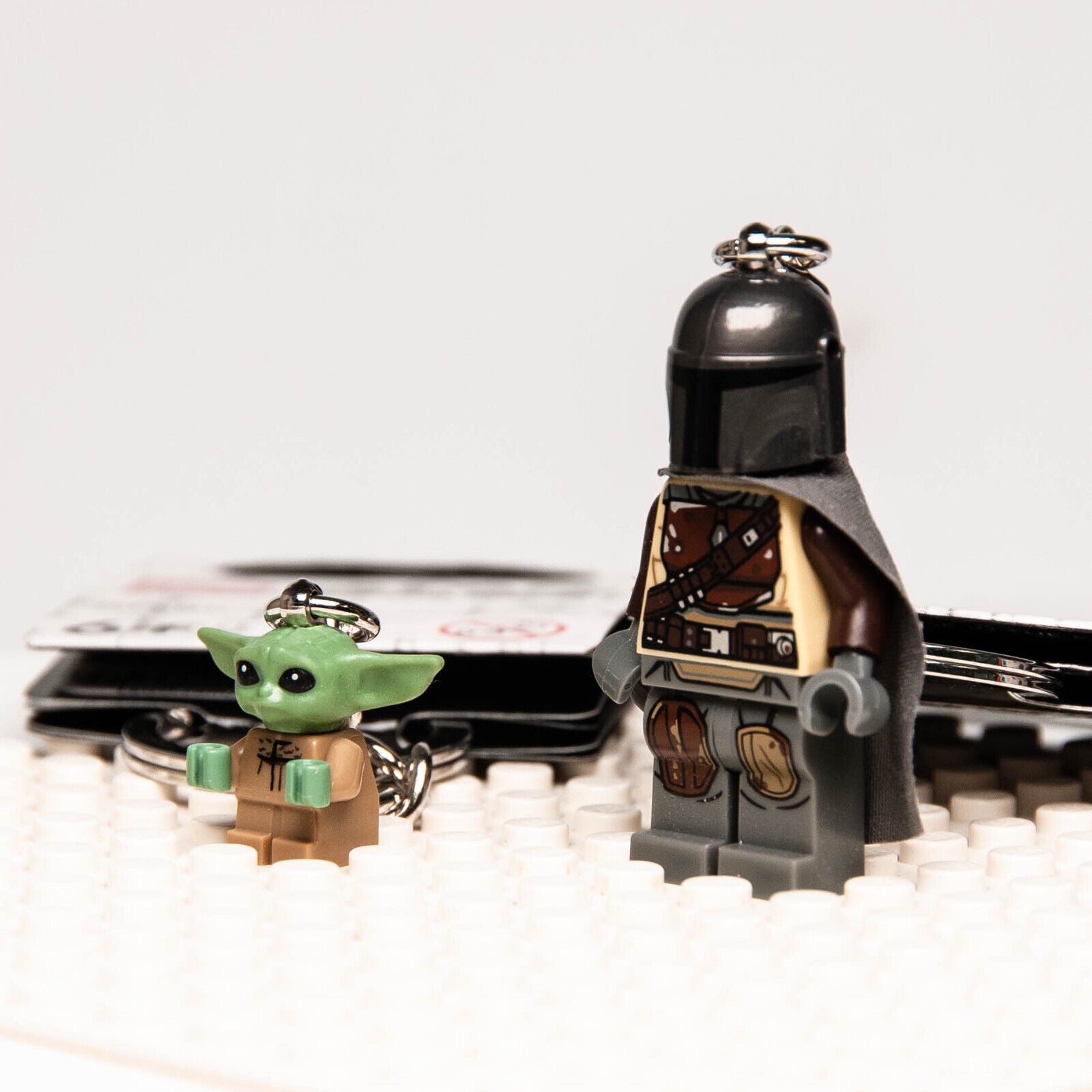 Lego Star Wars The Mandalorian and Grogu Baby Yoda Keychain bundle 854187 854124