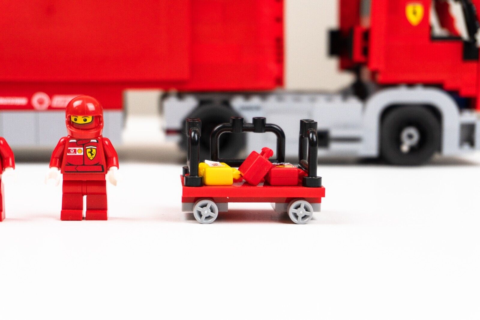 LEGO Racers: Scuderia Ferrari Truck - Set 8654 (w/ Instructions) 100% Complete - StudBee