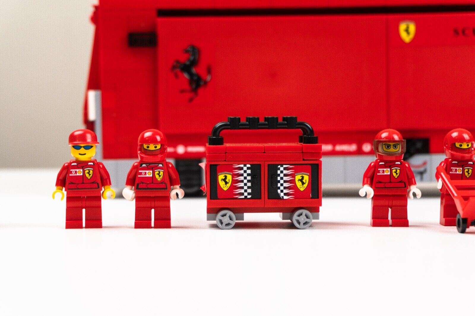 LEGO Racers: Scuderia Ferrari Truck - Set 8654 (w/ Instructions) 100% Complete - StudBee